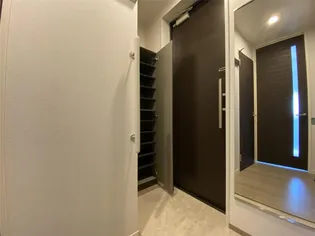 Arc-en-ciel A&E【3階】の玄関