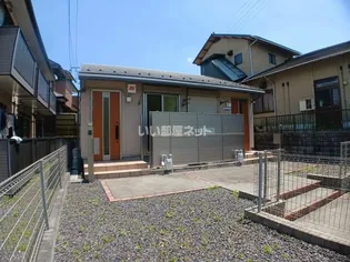 三重県名張市鴻之台1番町【アパート】の外観