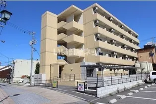 三記マンション日野【1階】の外観