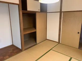 加地アパートの居間