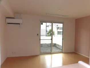 クレセントI【1階】の居間