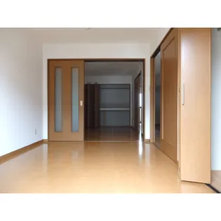 ライフ新神田【2階】の居間