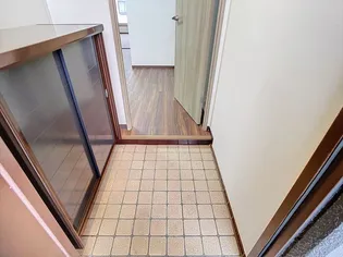 第一直江ビル【4階】の玄関