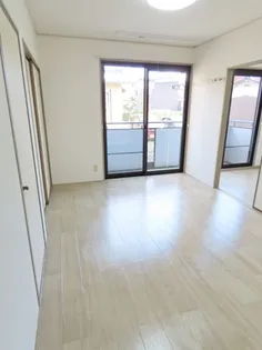 エスポワール A棟【1階】の居間