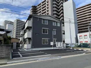 イリーニ【1階】の外観