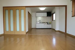 ツインオークス【1階】の居間