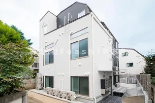 東京都新宿区北新宿3【アパート】の外観