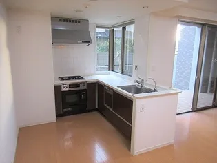 サーパス南城内【1階】のキッチン