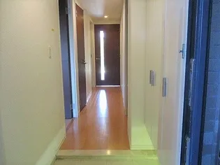 サーパス南城内【1階】の玄関