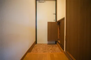 リリーフ【3階】の玄関