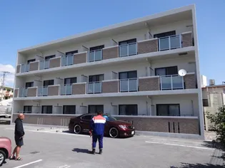 沖縄県南城市大里字稲嶺【アパート】の外観