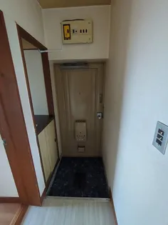 レジデンス山下【3階】の玄関