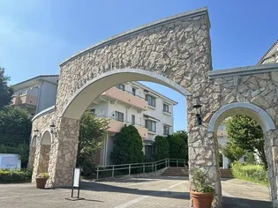 港北ファミールガーデンE棟【2階】の外観