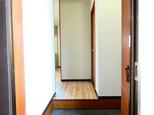 アミティ空港前【1階】の玄関