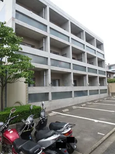 ラ・ヴィル・フル-ル【1階】の外観