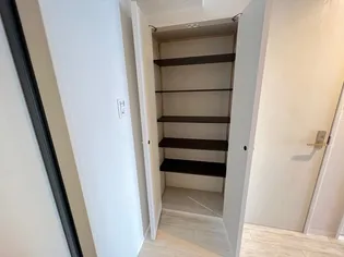 LA VIVANT 西白島【9階】の玄関