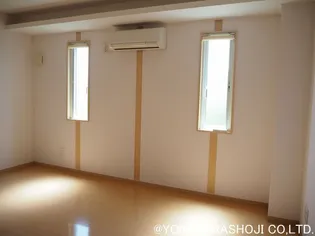 Row駒見ハイツ【1階】の居間