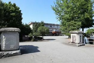 Row駒見ハイツ【1階】の周辺