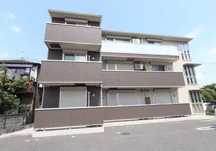 glorious【3階】の外観