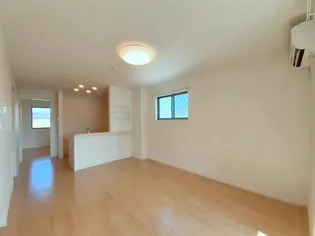 サニー ブリーズ金屋A【1階】の居間