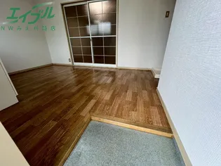 エステート川崎A棟【2階】の玄関