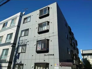 プレイズ中の島【2階】の外観