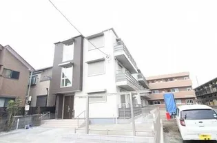 アメージングエミネンス【1階】の外観