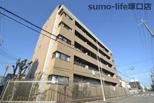 リベルテセオミ【1階】の外観