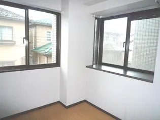 トーカンマンション泉が丘【2階】の居間