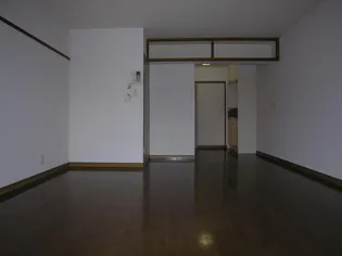 都城第2パークマンション【2階】の居間