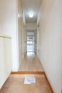 サマックス・マノワールI【2階】の玄関