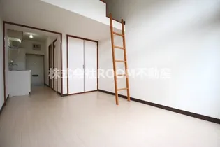 メイプルコート広原【1階】の居間