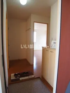 スクエア B棟【2階】の玄関