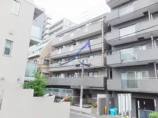センチュリー新宿【4階】の外観