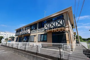 神奈川県厚木市三田【アパート】の外観