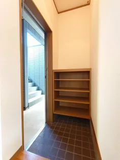 ファミール飛田II【2階】の玄関