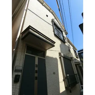 ノイエ下馬【1階】の外観