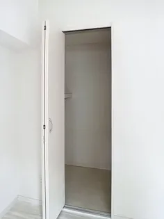 ミルフルール【3階】の玄関