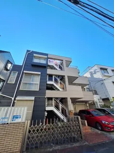 ピアレス下北沢A【1階】の外観