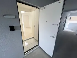 クレステージ北谷【5階】の玄関