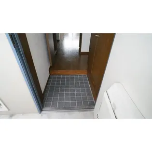 エール白須賀【3階】の玄関