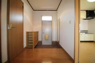 ピュアハイツ【2階】の玄関