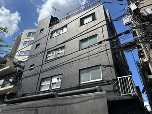 霞町五番館【4階】の外観