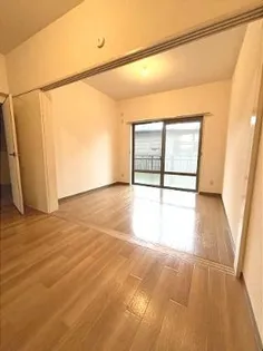 埼玉県草加市遊馬町【マンション】の外観