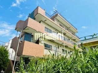 東京都港区南青山4【マンション】の外観