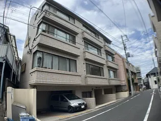 学芸大マンション泉【1階】の外観