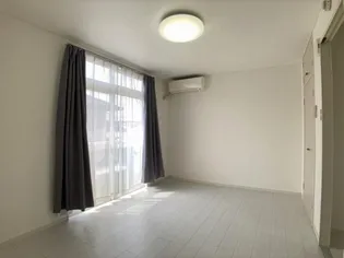 タウンハウス阿倉川 B棟【2階】の居間