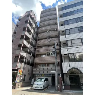 ルミエール新大阪【3階】の外観