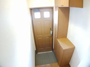 メゾンド・フロ-レ【2階】の玄関