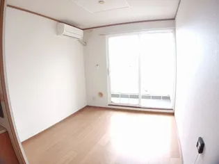 メゾンド・フロ-レ【2階】の居間